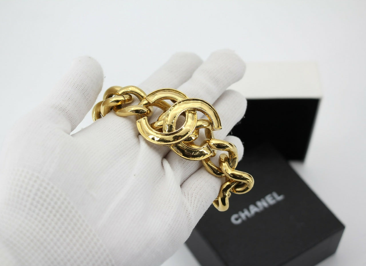 Chanel Vintage 94P Gold-plated CC Wave Rotating Lock Bracelet