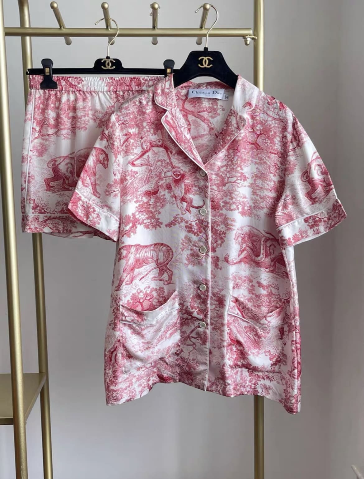 Dioriviera Dior Chez Moi Short-Sleeved pink silk Shirt And short set